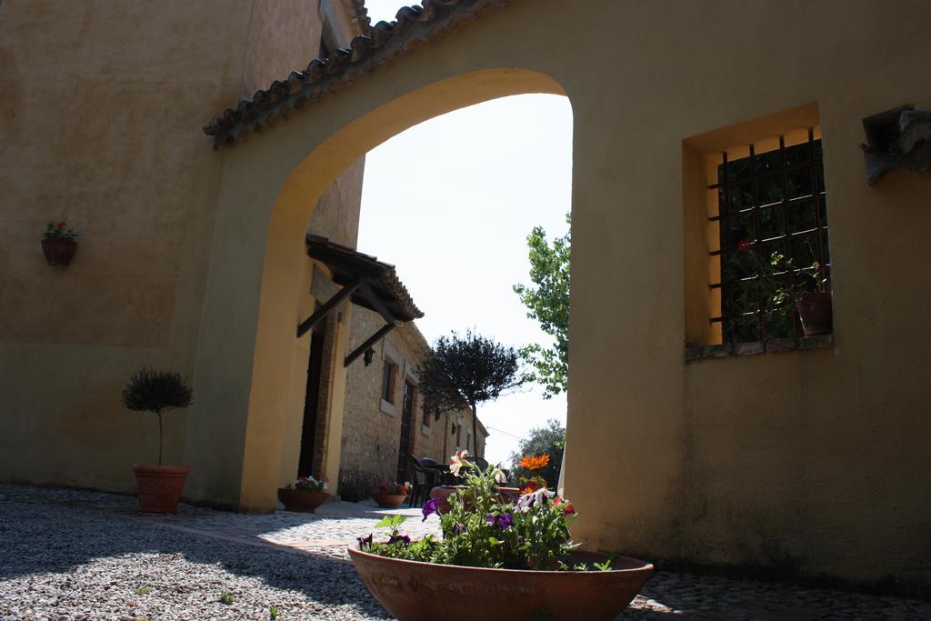 Azienda Agrituristica Biologica Il Querceto Санто-Северина Экстерьер фото