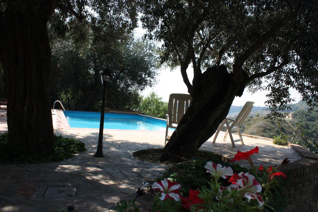 Azienda Agrituristica Biologica Il Querceto Санто-Северина Экстерьер фото