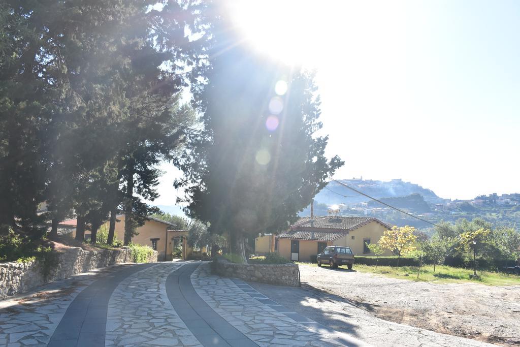 Azienda Agrituristica Biologica Il Querceto Санто-Северина Экстерьер фото