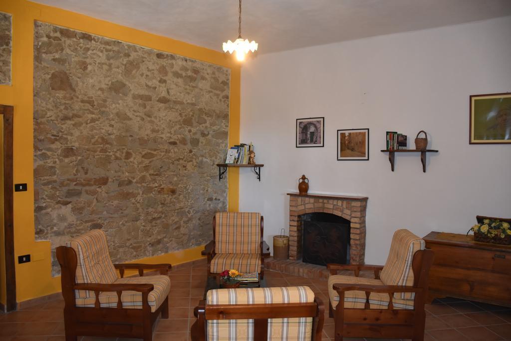 Azienda Agrituristica Biologica Il Querceto Санто-Северина Экстерьер фото