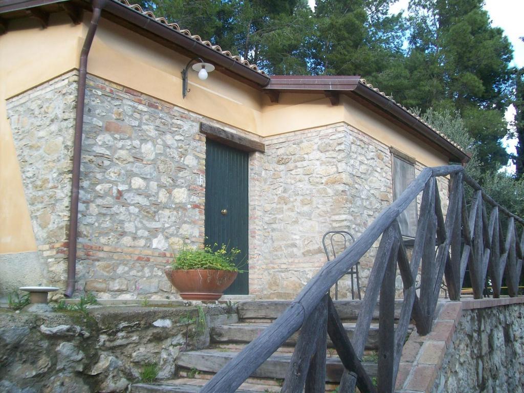 Azienda Agrituristica Biologica Il Querceto Санто-Северина Экстерьер фото
