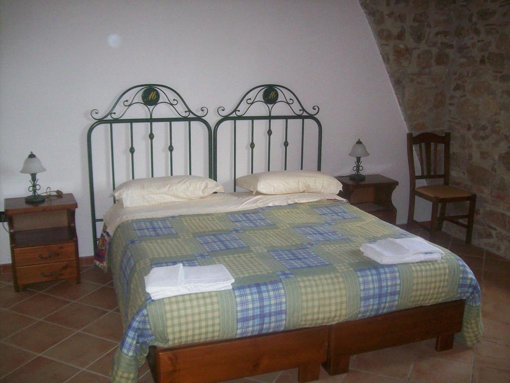 Azienda Agrituristica Biologica Il Querceto Санто-Северина Экстерьер фото